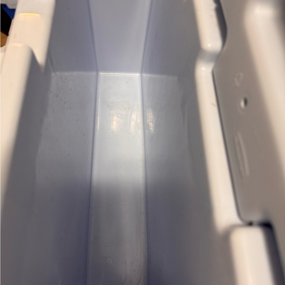 Rubbermaid The Slim Cooler 13QT/12.5L Blue With Split Lid Vintage - Picture 6 of 8